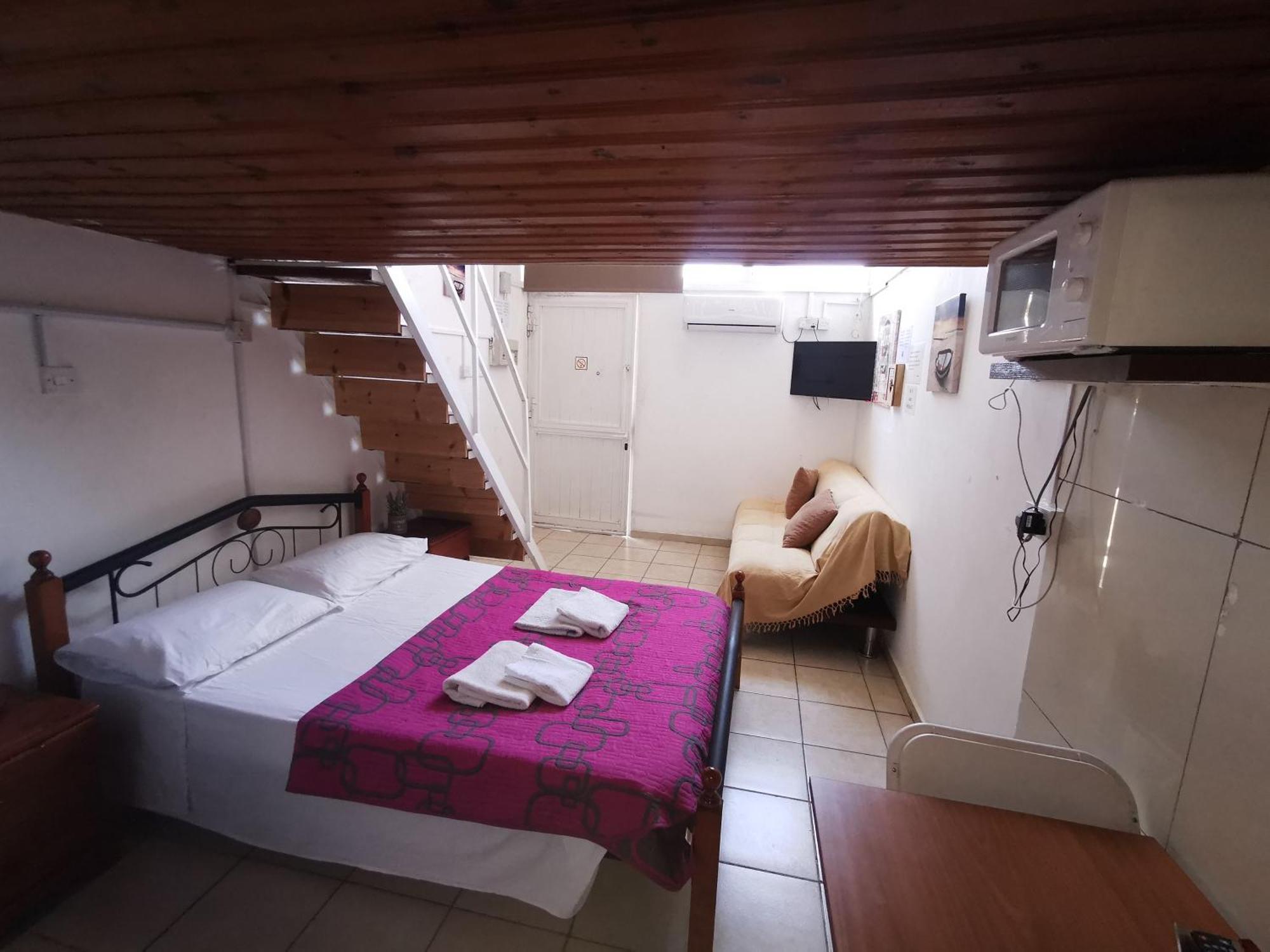 Strovolos Rooms Studios Nicosia Bilik gambar