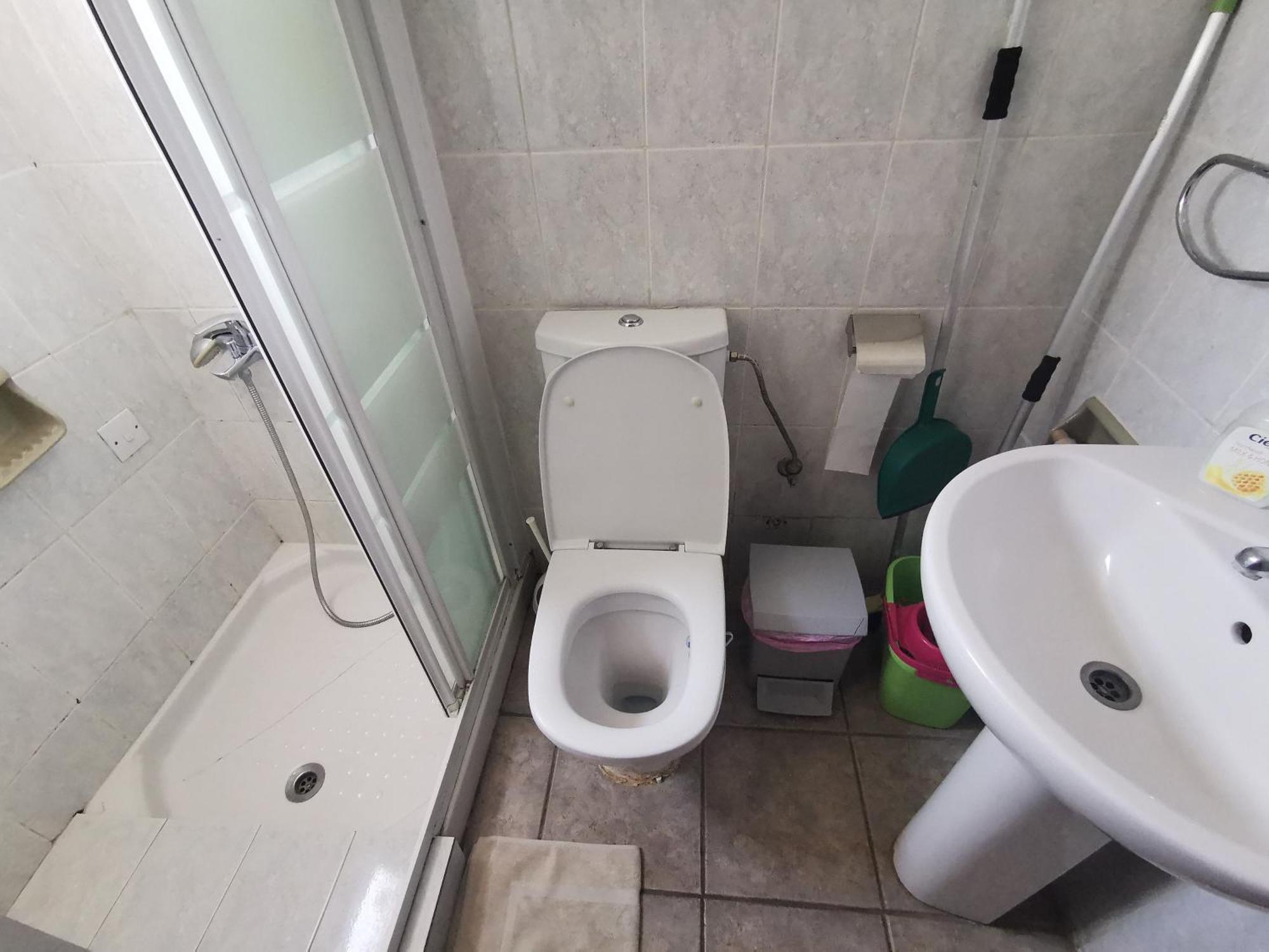 Strovolos Rooms Studios Nicosia Bilik gambar